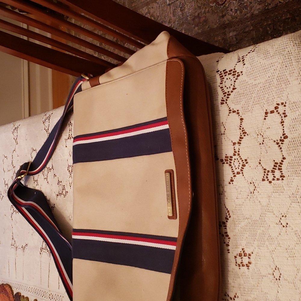 Tommy Hilfiger bag(New)